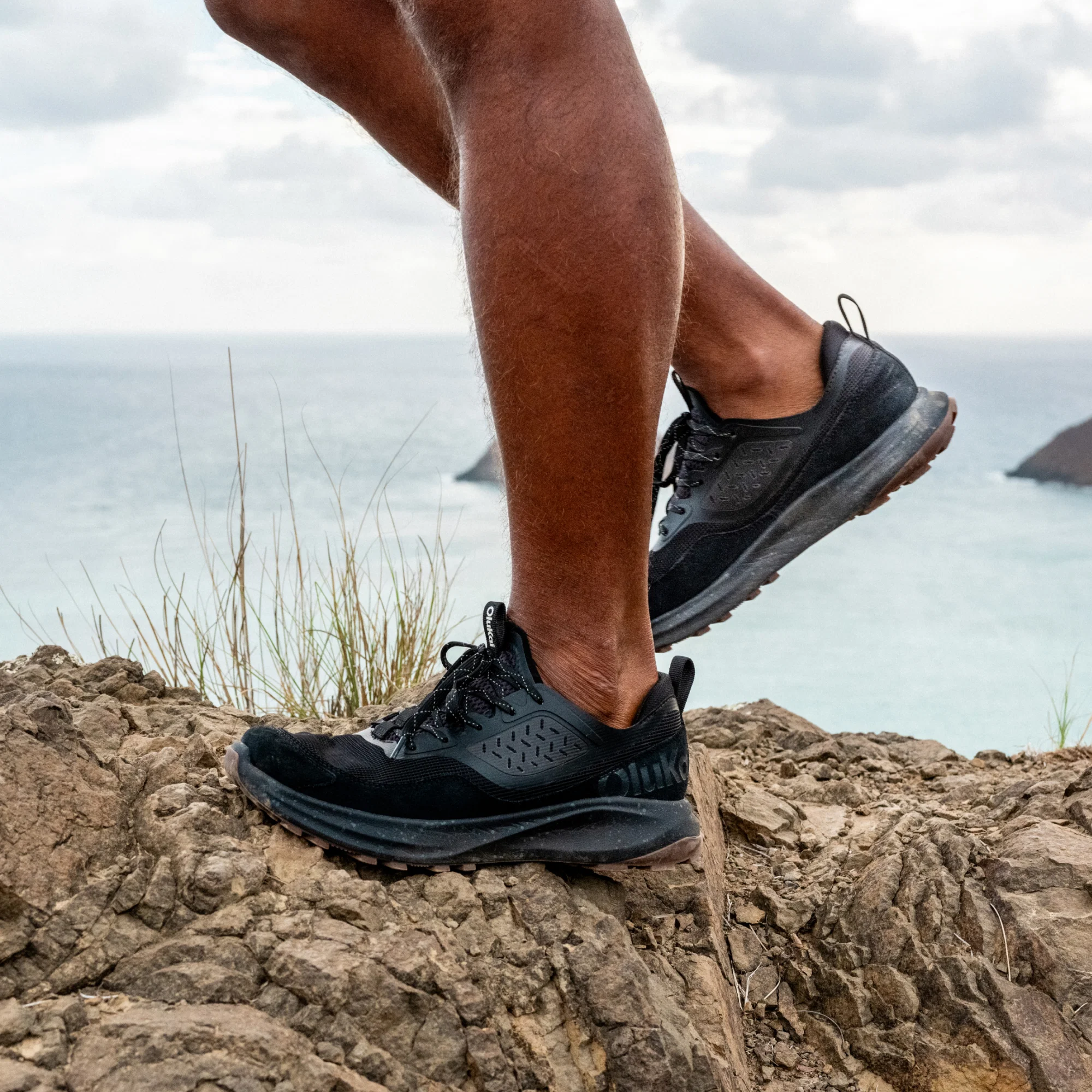 Makiki  -  Black / Black - Image 2